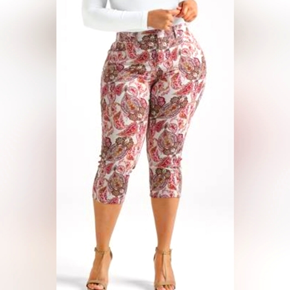 NWT Venus Paisley Capris Denim Jeans Size 18 - Picture 2 of 3